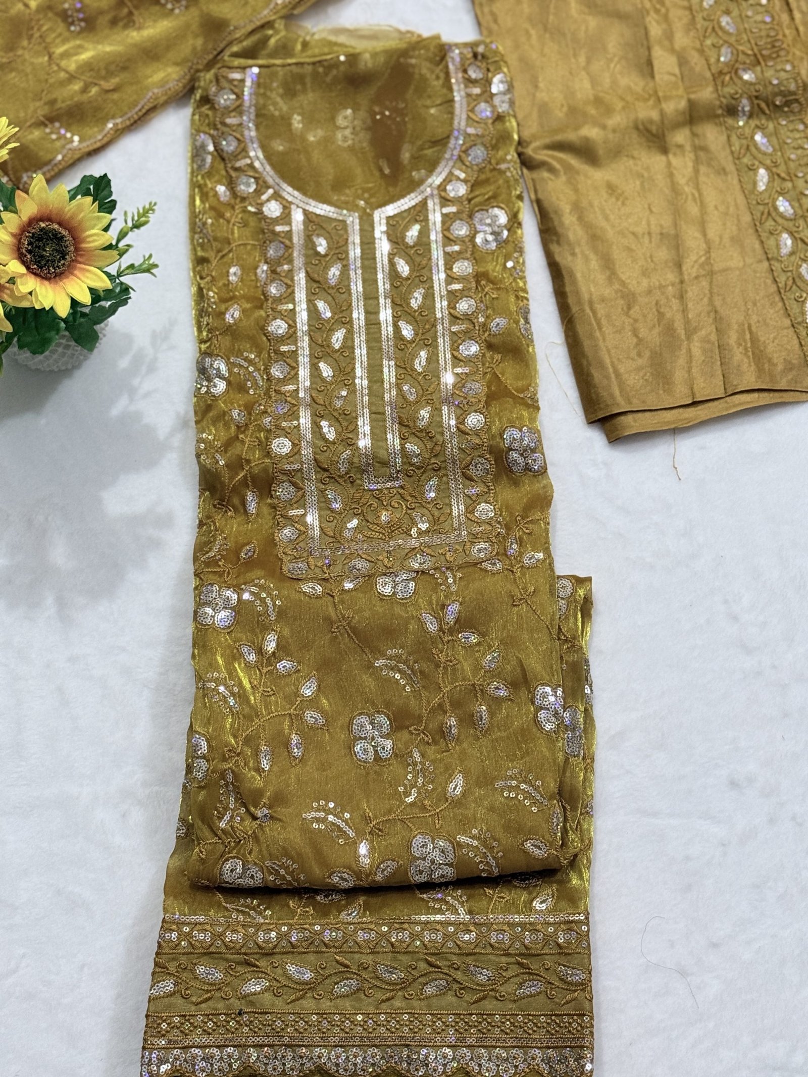 পাকিস্তানি জিমি চু - বাদামী