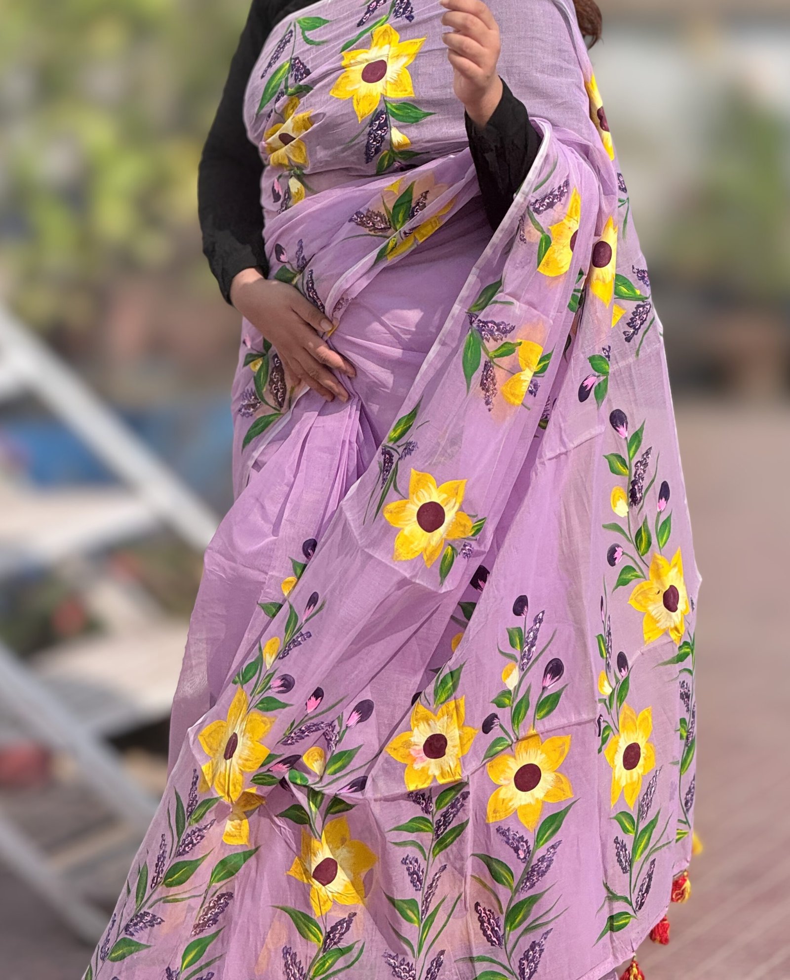 ল্যাভেন্ডার হ্যান্ড পেইন্টেড শাড়ি - Image 10