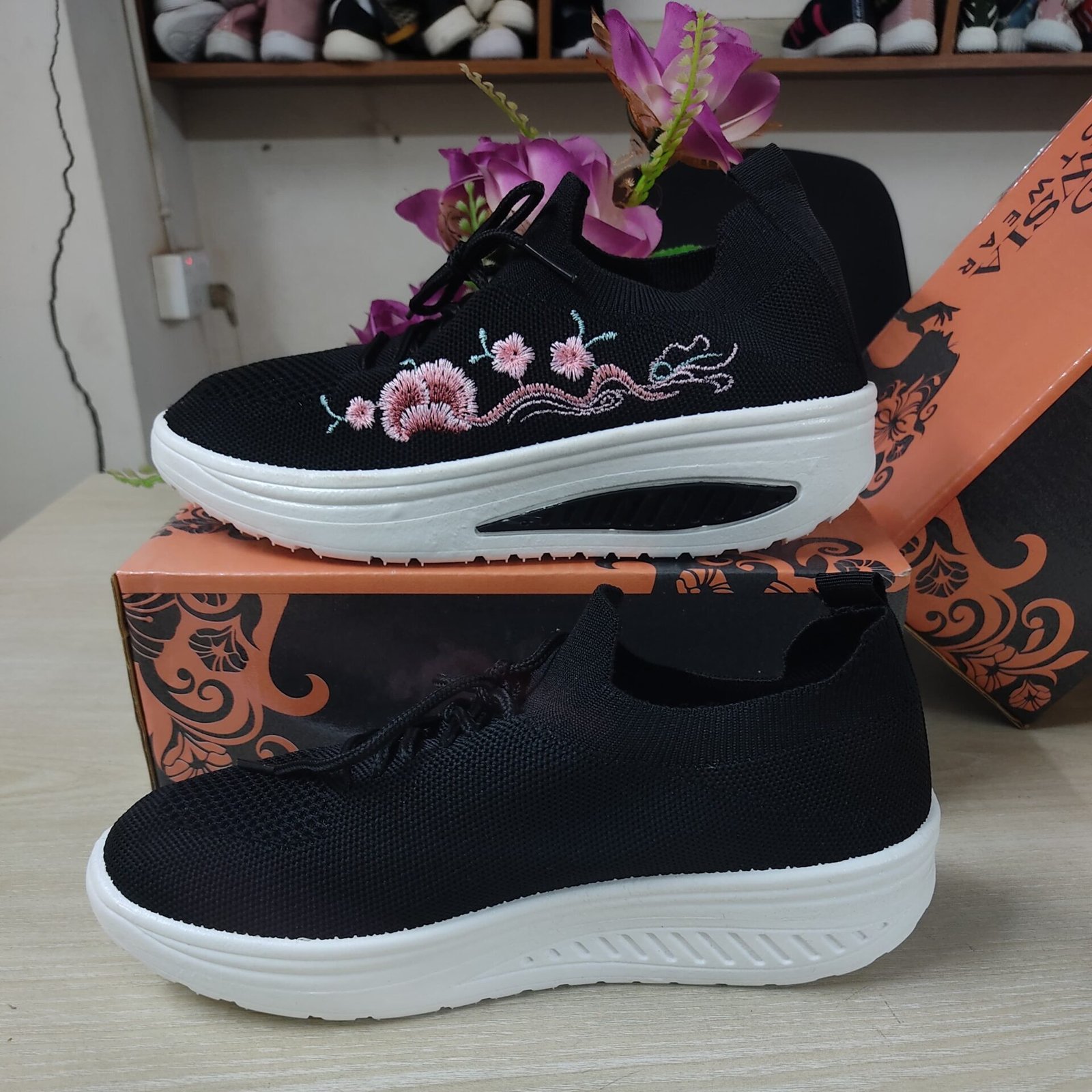 Stylish-Womens-Wedge-Sneakers