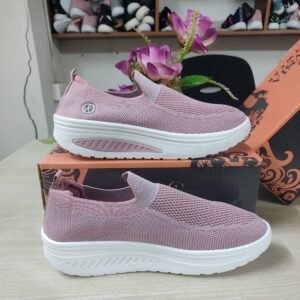 মেয়েদের গোলাপি রঙের আরামদায়ক ক্যাজুয়াল স্নিকার্স জুতা.