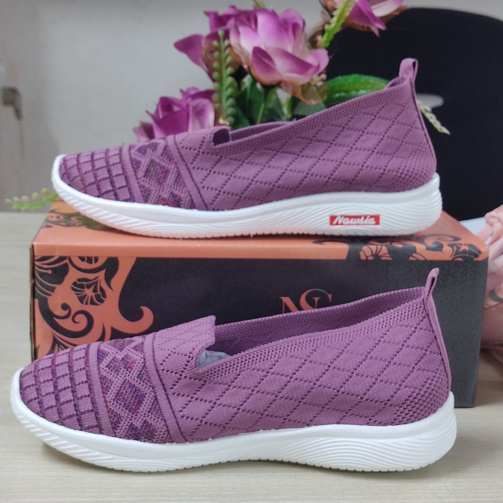 প্রিমিয়াম ওমেন’স নিটেড স্লিপ-অন ক্যাজুয়াল জুতা - পার্পল